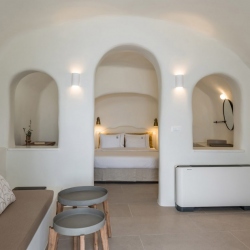 Oia Castle Cave Pool Suites