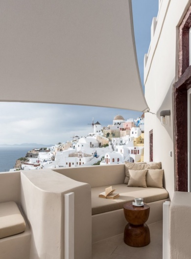 Oia Castle Cave Pool Suites