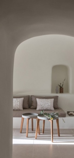 Oia Castle Cave Pool Suites