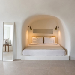 Oia Castle Cave Pool Suites