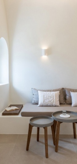 Oia Castle Honeymoon Suites