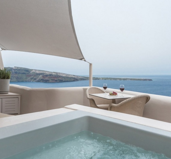 Oia Castle Junior Suites