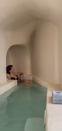 Oia Castle Pool Villas